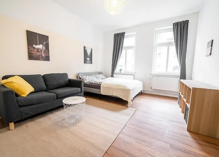 Fullhouse - Halle - Nh14 - Daylight Bathroom - 3 Bedrooms