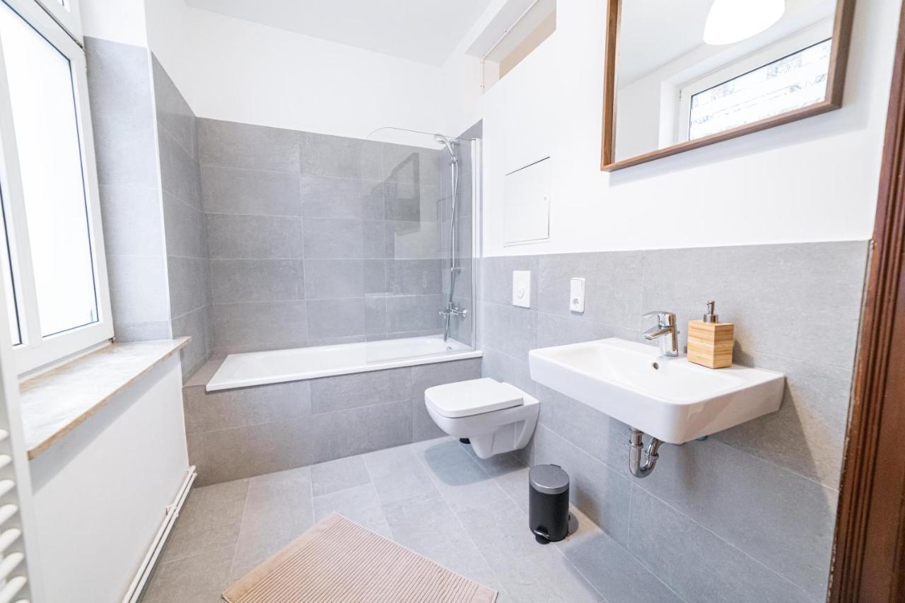 Fullhouse - Halle - Nh14 - Daylight Bathroom - 3 Bedrooms Halle (Saale)