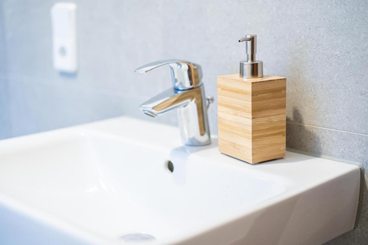 Fullhouse - Halle - Nh14 - Daylight Bathroom - 3 Bedrooms Apartment *