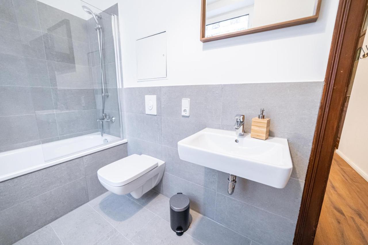 Apartment Fullhouse - Halle - Nh14 - Daylight Bathroom - 3 Bedrooms *