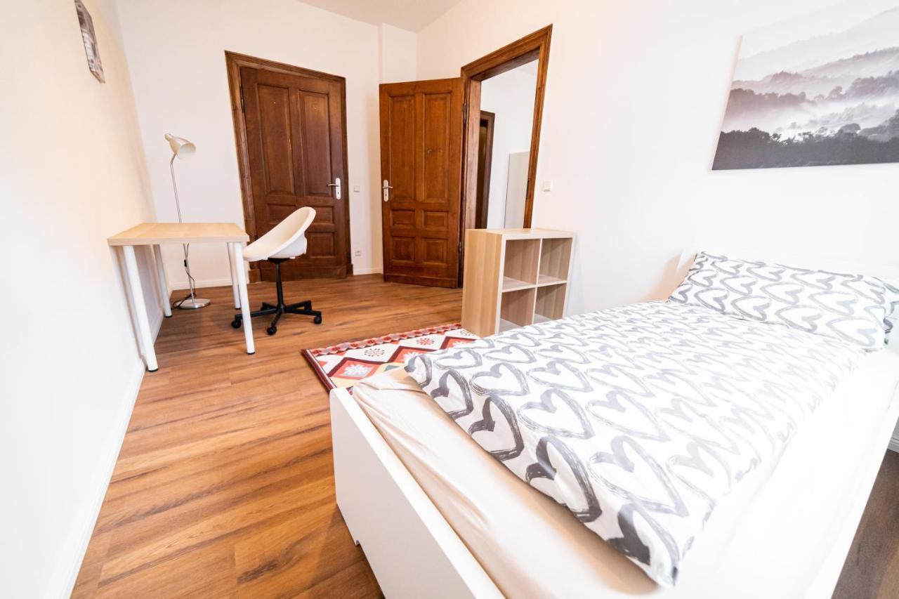 Apartment Fullhouse - Halle - Nh14 - Daylight Bathroom - 3 Bedrooms