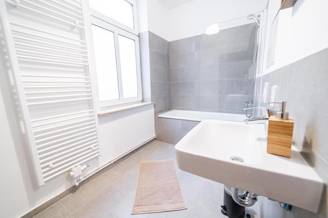 Fullhouse - Halle - Nh14 - Daylight Bathroom - 3 Bedrooms Halle (Saale)
